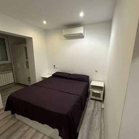 Cozy 1-Bedroom Apartment Madrid Buitenkant foto